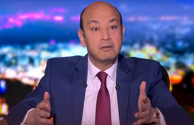 بيع سيارة عمرو أديب المهشمة في مزاد علني بمبلغ ضخم.. فيديو