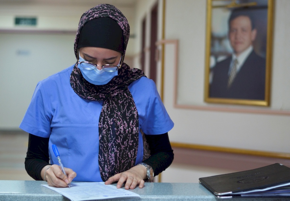 الأردن: 86 وفاة و5232 إصابة جديدة بفيروس كورونا