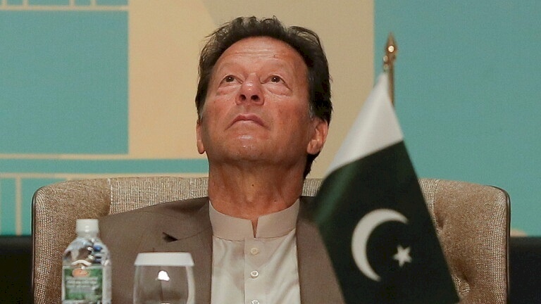 رئيس وزراء باكستان يحمل النساء مسؤولية ارتفاع حالات الاغتصاب