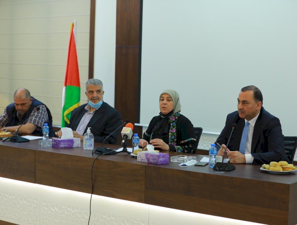 غرفة تجارة رام الله والبيرة تعقد اجتماعاً لتنظيم الأسواق خلال رمضان