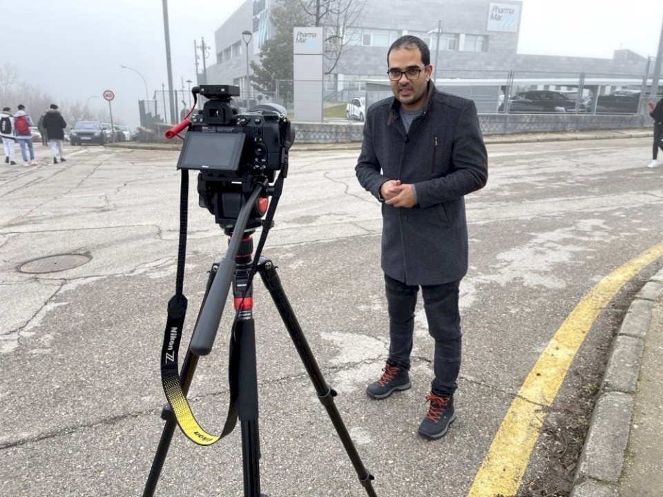 "الموساد" يخضع صحفي فلسطيني لتحقيق بمقر أمني في إسبانيا