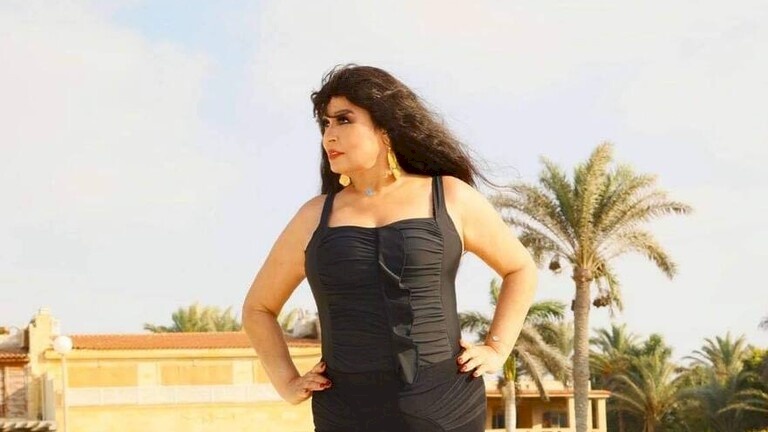 فيديو| بسبب "خطأ".. فيفي عبده تستعد لإجراء عملية وتطلب من الجمهور أن "يدعوا لها"