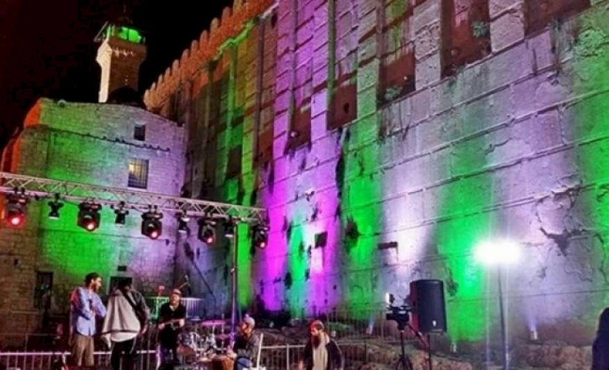 خلال التراويح والفجر.. حفلات للمستوطنين بساحات الحرم الإبراهيمي!