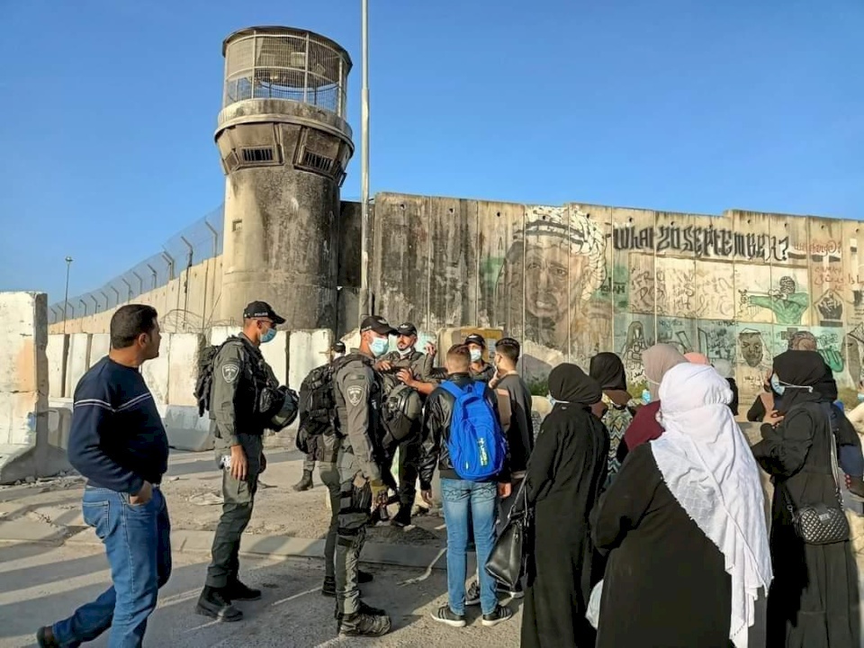 في الجمعة الأولى من رمضان: الاحتلال يعيق وصول المصلين للأقصى