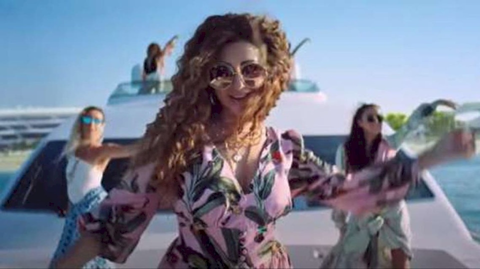 فنانو مصر يهاجمون ميريام فارس.. "إيه اللي جابك تاني؟"