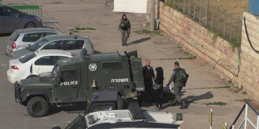 الاحتلال يعتقل فتاة على حاجز قلنديا شمال القدس