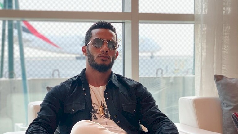 فيديو وصور| محمد رمضان يثير الجدل بالظهور عاريا