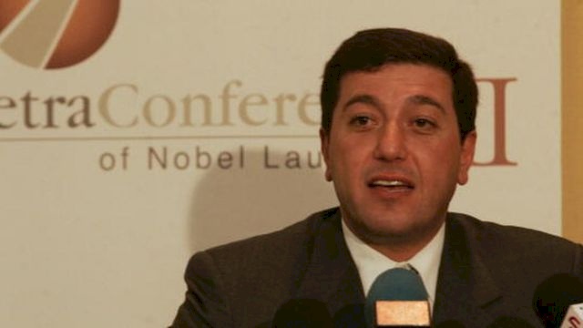 الأردن.. محامي باسم عوض الله يعلق على استثنائه من قرارات الإفراج الأخيرة