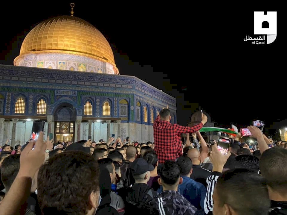 القدس: 6 إصابات بمواجهات مع الاحتلال ومسيرة حاشدة في باحات الأقصى 