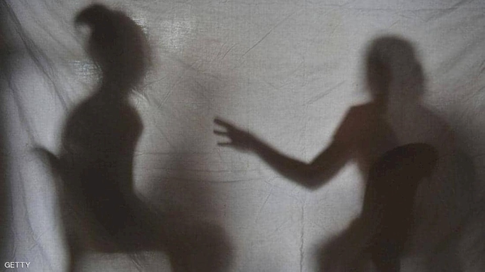 جريمة تهز مصر.. قتلت طفلتها الرضيعة خنقا بعد تعذيبها والسبب غير متوقع!