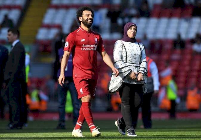 حقيقة انفصال محمد صلاح عن زوجته .. وسبب مثير وراء حذف صورها من انستجرام