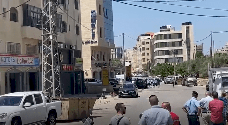 مصادر أمنية تكشف لصدى نيوز تفاصيل العثور على عبوة متفجرة داخل مركبة محامي بالبيرة - شاهد الفيديو