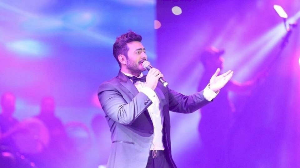 فيديو| تامر حسني يتصدر "التريند" بعد تفجير"أزمة خيانة" في مطعم فاخر