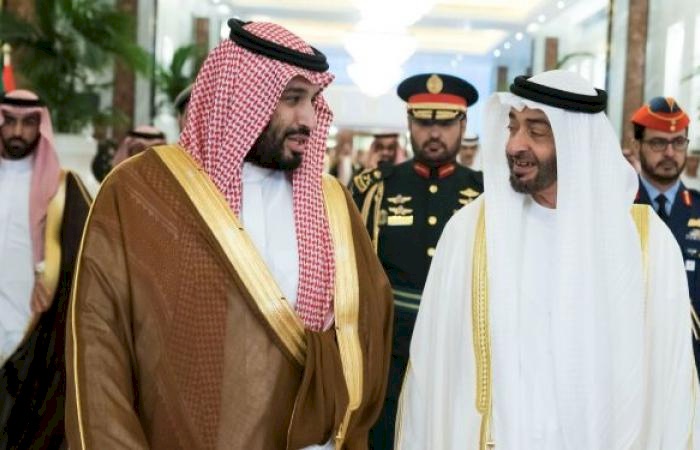 مشهد تحت أقدام محمد بن زايد ومحمد بن سلمان يشعل مواقع التواصل (صور)