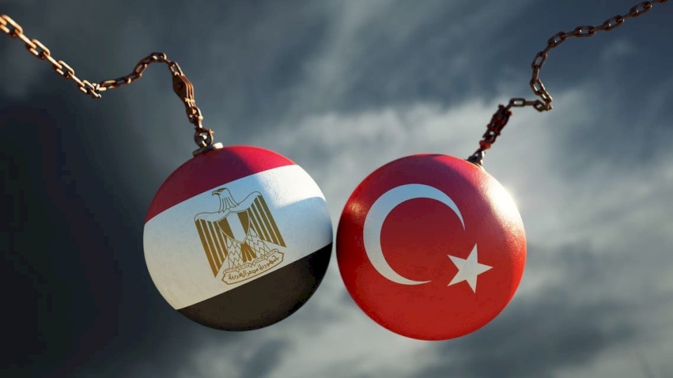 مصر وتركيا تلتقيان في منتصف الطريق وتحذيرات من تجدد العداء!