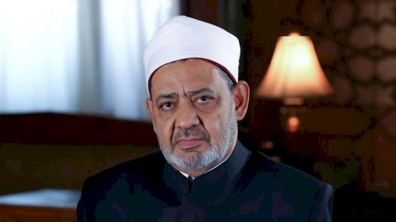 فيديو| هل يجوز اخراج زكاة الفطر لليهود والمسيحيين؟.. شيخ الأزهر يجيب