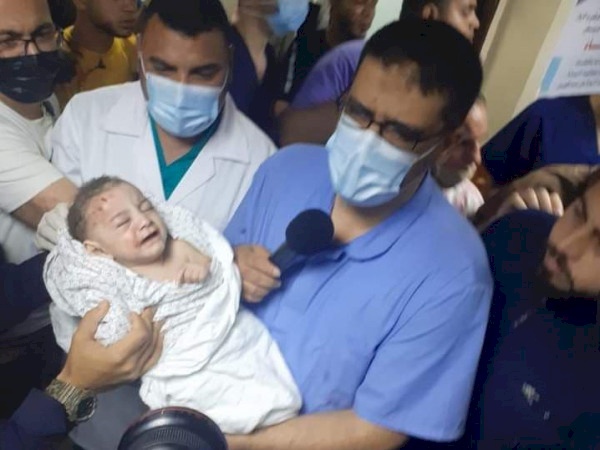 "طفل رضيع" هو الناجي الوحيد من مجزرة للاحتلال في غزة