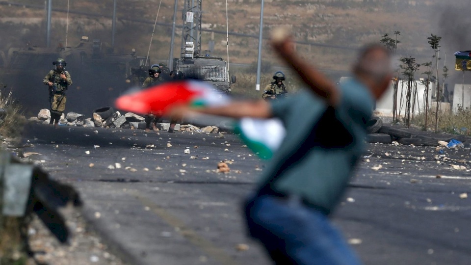 شهيدان متأثران بجروحهما في الضفة