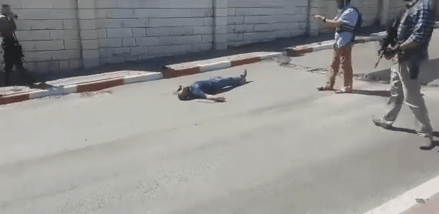 شهيد برصاص الاحتلال في الخليل (فيديو)