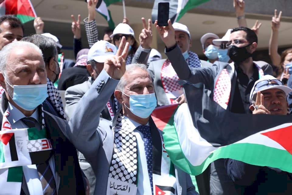 صور| تجارة عمان تقيم احتفالية بانتصار المقاومة