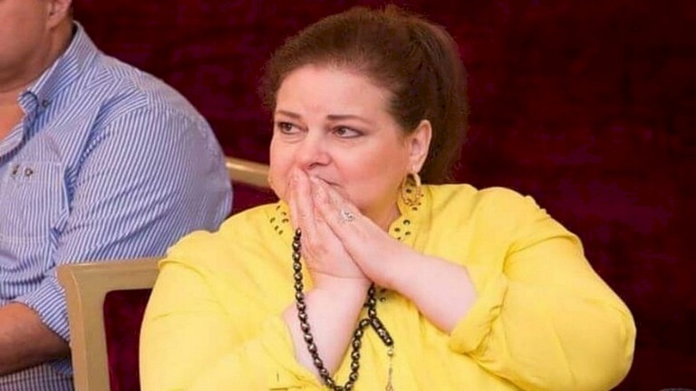 تدهور الحالة الصحية للفنانة دلال عبد العزيز بعد معرفتها بوفاة زوجها