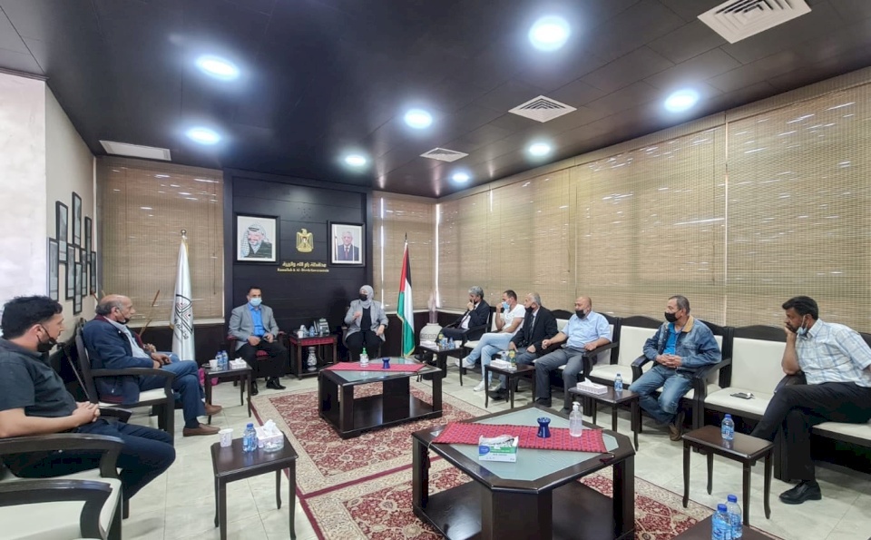 المحافظ غنام تؤكد على الوحدة الوطنية ورص الصفوف