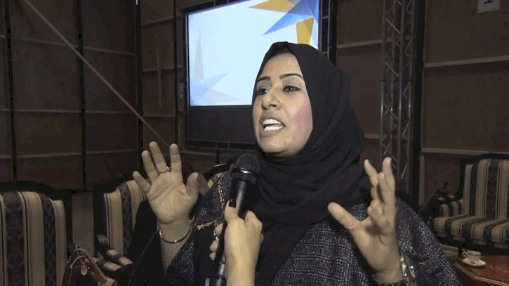 كاتبة إماراتية تهاجم الفلسطينيين وتعتبر إسرائيل مظلومة!