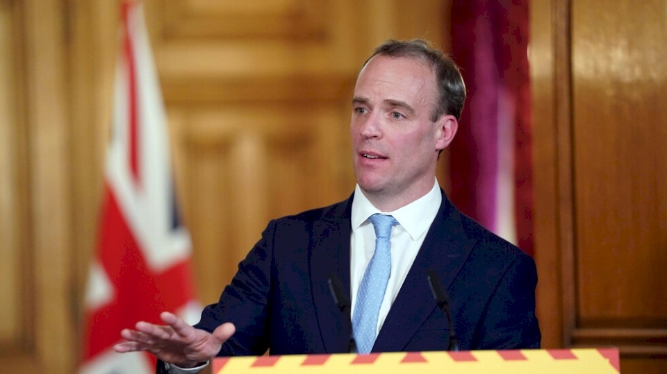 وزير خارجية بريطانيا يبحث برام الله وتل أبيب حل الدولتين