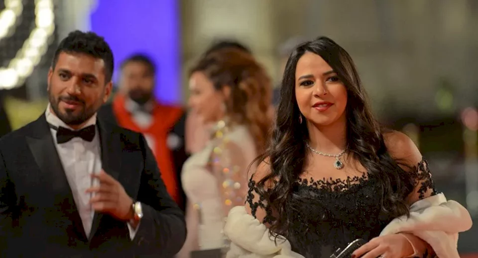 فيديو| تقارير تكشف تفاصيل زيارة عائلة الراحل سمير غانم لقبره بعد أسبوع من وفاته