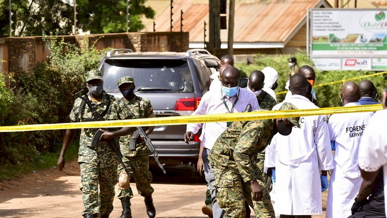 أوغندا.. مسلحون يقتلون ابنة وزير وسائقه في محاولة لاغتياله