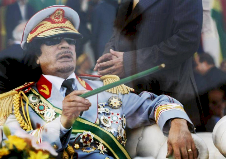 لأول مرة.. كشف كواليس التسجيل الصوتي الأخير لمعمر القذافي يوم مقتله