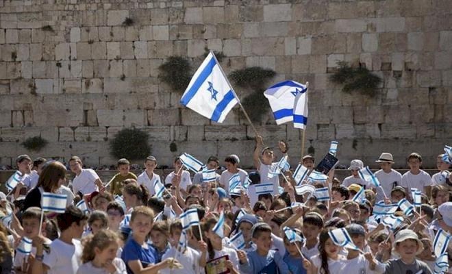 صحيفة: حتى اللحظة لم يتم تأكيد موعد إقامة "مسيرة الأعلام" في القدس