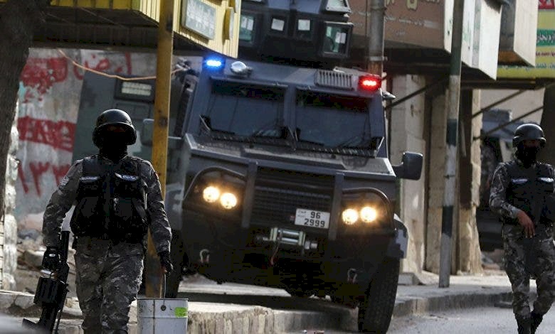 الاردن: 4 إصابات بين أفراد الأمن بهجوم مسلح بالعاصمة عمان