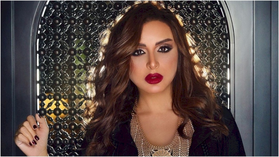 أنغام مستعدة للتمثيل بعد 8 سنوات.. ومرعوبة لهذا السبب