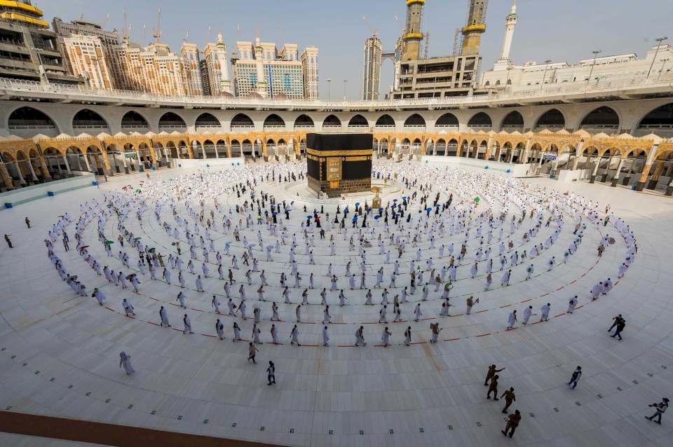 السعودية تعلن إقامة الحج للمواطنين والمقيمين فقط
