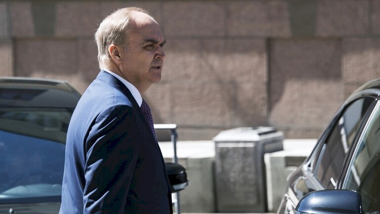 سفير روسيا يغادر موسكو عائدا إلى واشنطن