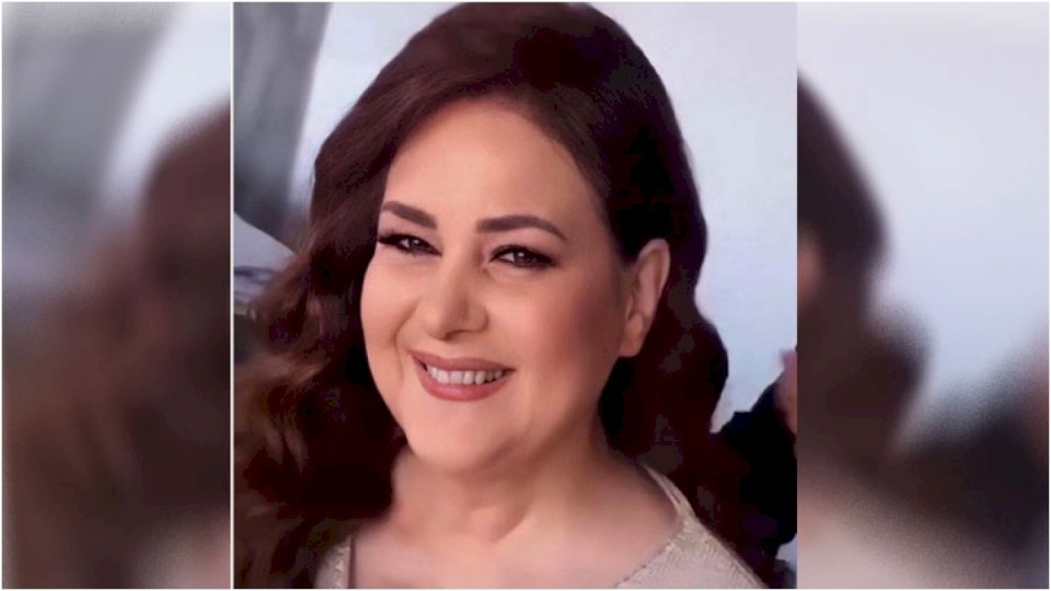 عمرو وهبة يقلق الجمهور مجددا حول حالة دلال عبد العزيز الصحية