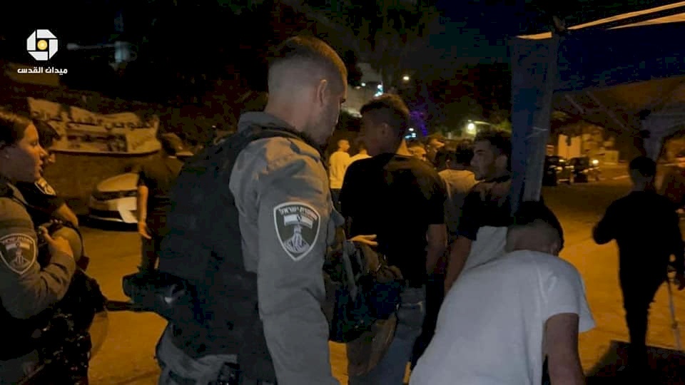 الاحتلال يقمع وقفة مع الشيخ جراح ويعتدي على متضامن 