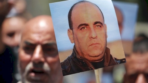 رئيس الوزراء يتسلم تقرير لجنة التحقيق في وفاة نزار بنات