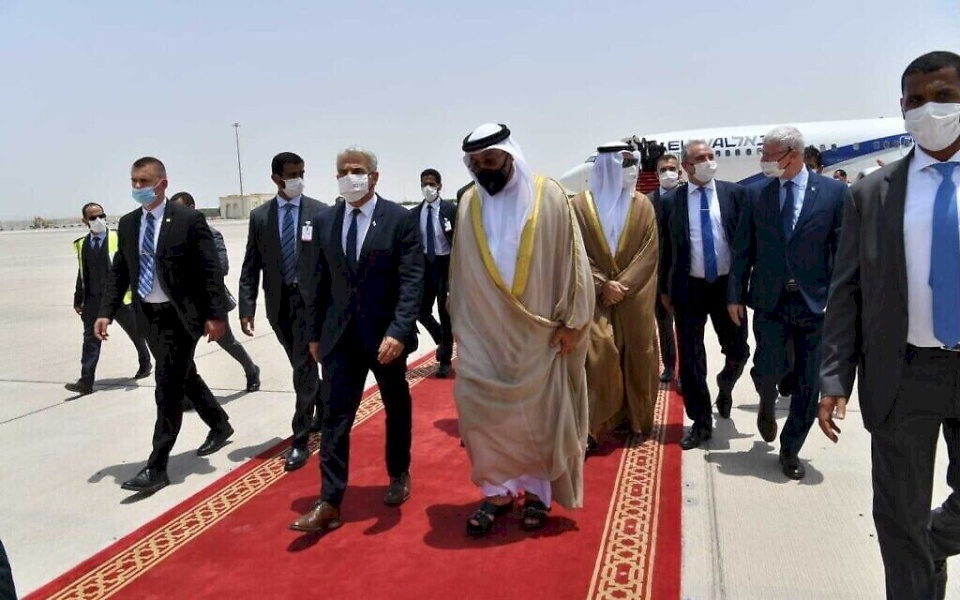 لابيد يفتتح القنصلية الإسرائيلية في دبي