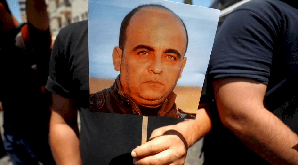 إلى أين وصلت مبادرة الأسرى المحررين لحل أزمة مقتل نزار بنات؟