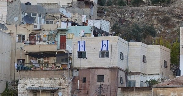 مستوطنون يستولون على بناية سكنية في بلدة سلوان