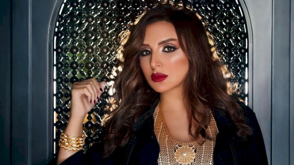 أنغام في حفلها الأخير: الرجالة مجانين.. والجمهور يذكرها: متزوجة أربعة