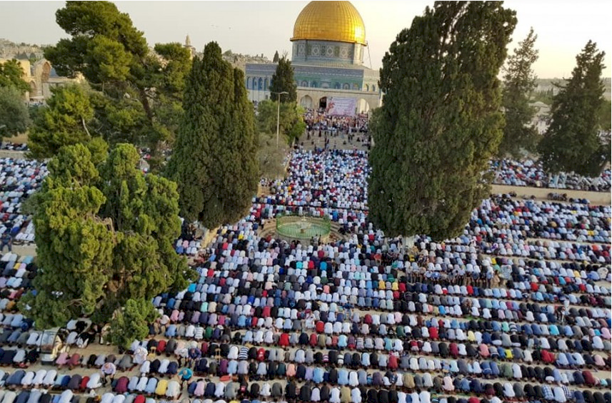 35 ألفاً يؤدون صلاة الجمعة في المسجد الأقصى