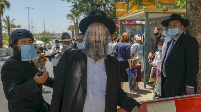 إسرائيل تشدد قواعد الحجر للمسافرين مع ارتفاع إصابات بكورونا