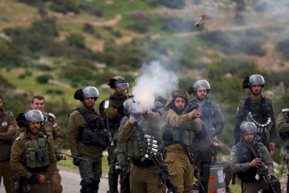 نابلس: 51 إصابة خلال مواجهات مع الاحتلال في بيتا وقصرة