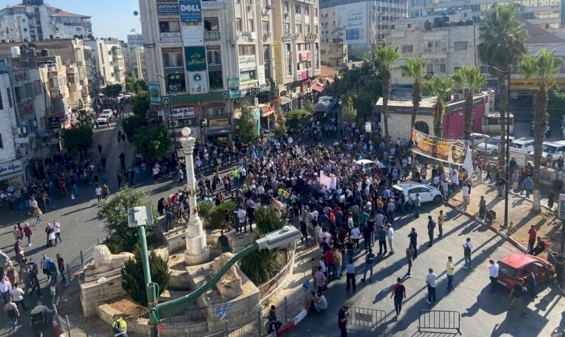 وقفة برام الله للمطالبة بمحاسبة المسؤولين عن مقتل نزار بنات