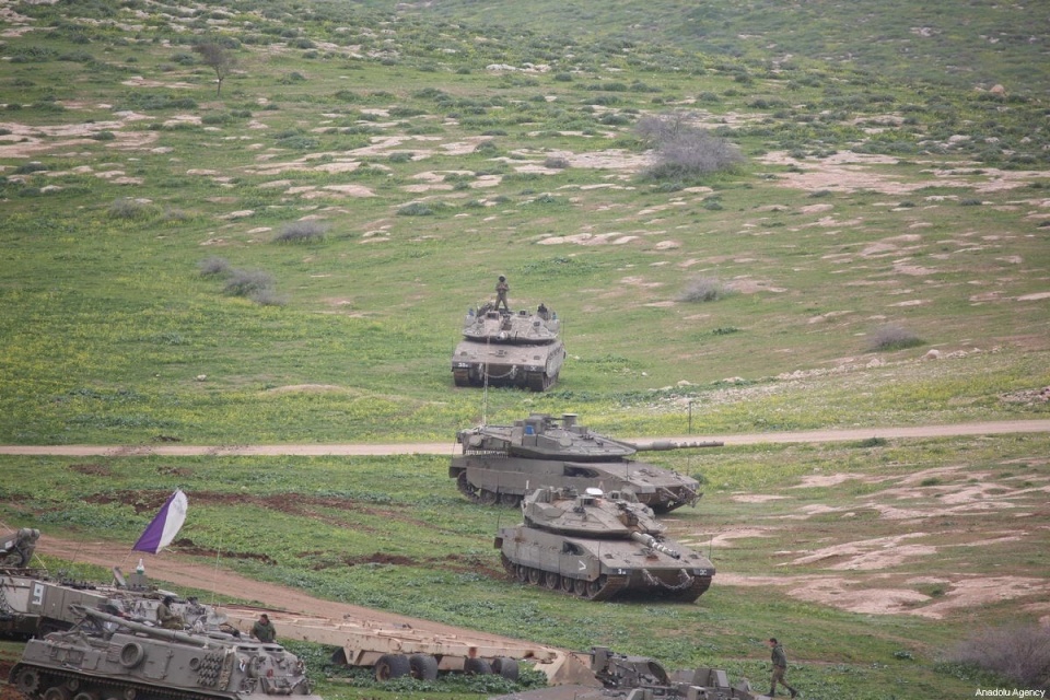 تقديرات إسرائيلية: أزمة لبنان قد تؤدي إلى تصعيد مع "حزب الله"