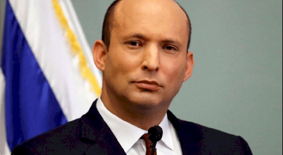 بينيت: مستعدون لأي سيناريو ونطبق سياسة العصى والجزرة مع غزة