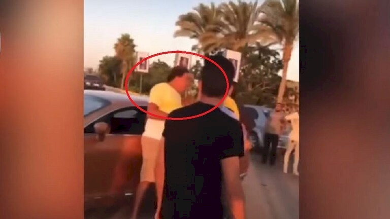 شاهد| أول فيديو لمشاجرة حمو بيكا في الشارع وضرب المواطنين